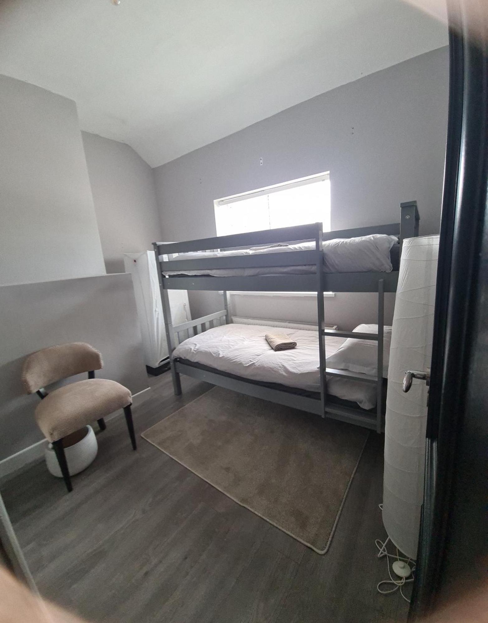 Airport Shared Accommodation - Dublin, Dublin